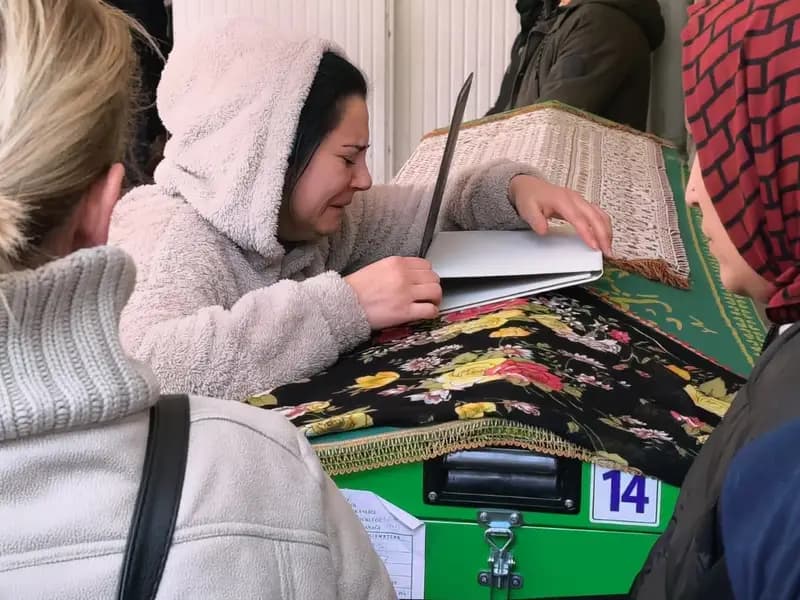 Bursa'da El Freni Çekilmeyen Araç, 11 Yaşındaki Öykü'yü Kaybettirdi