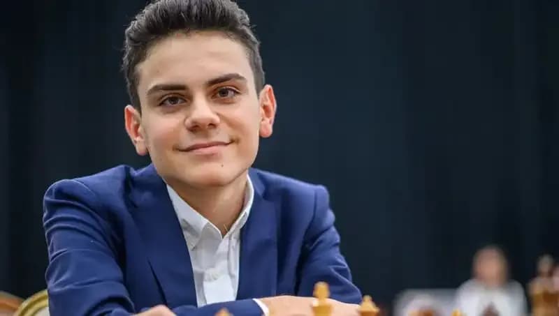 16 Yaşında Tarih Yazdı: Genç Yıldız, Dünya Şampiyonunu Yenerek İlkleri Başardı