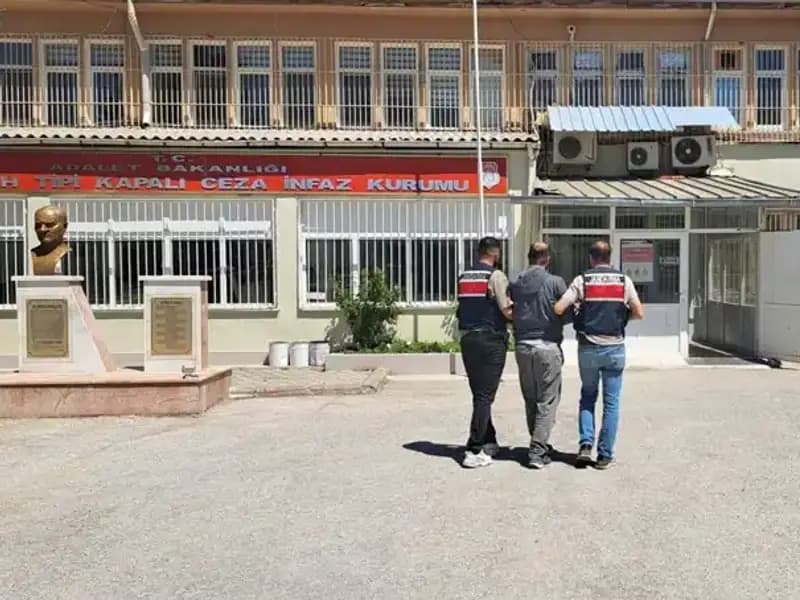Kırmızı Bültenle Aranan Şüpheli Eskişehir'de Yakaladı: Olayın Detayları Şok Edici!