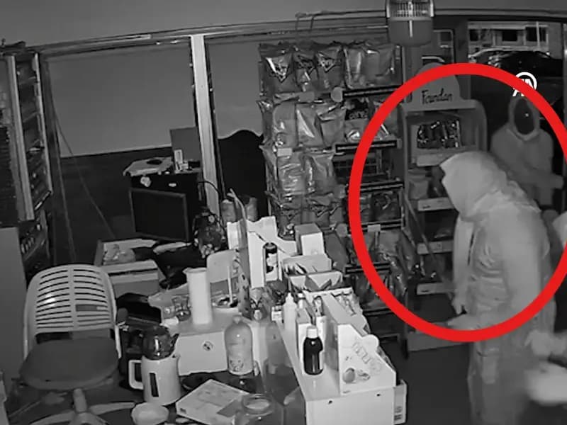 Sivas'ta Kadın Kıyafetiyle Hırsızlık Yapan 3 Şüpheli Yakalandı