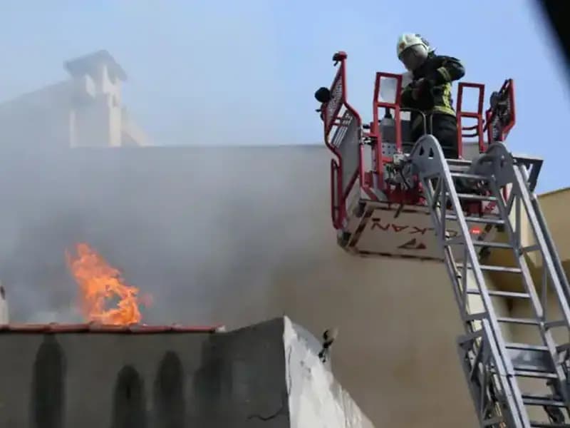 Çanakkale'de 4 Katlı Binada Korkutan Yangın: Olayın Detayları