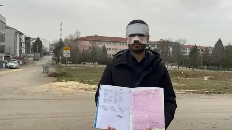 Öğretmen Tartıştığı Meslektaşına Sıcak Çay Fırlattı, Gözler Şokta!