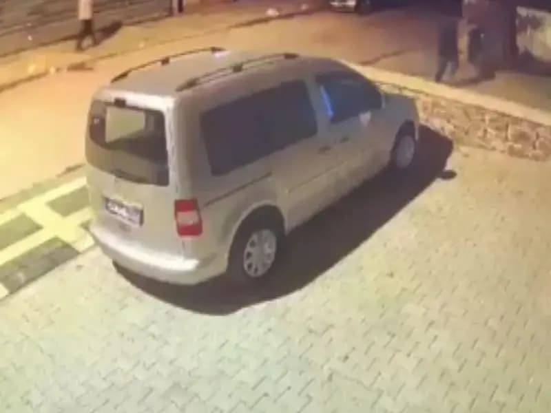 Kadıköy'de Merdivenle Girilen Evde Soygun: 1 Milyon Lira Çalındı