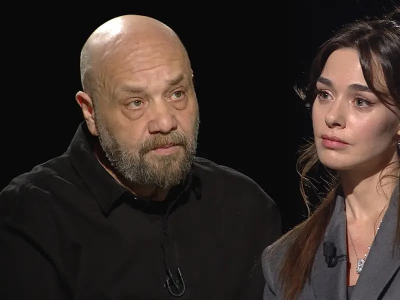 Bensu Soral, Eşi Hakan Baş ile Tanışma Anısını Paylaştı